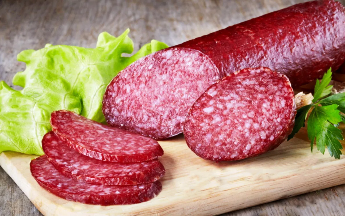 Как выбрать копченую колбасу1642237595