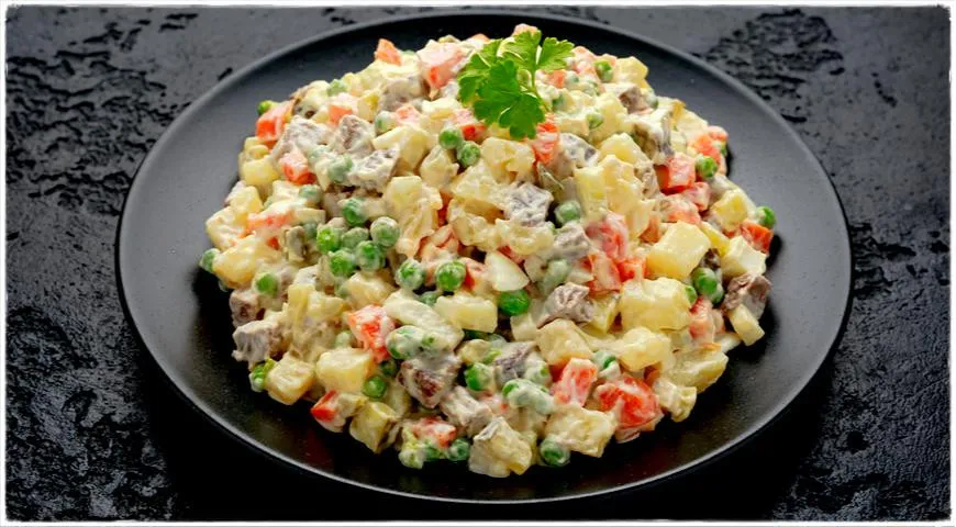 Оливье с вареной колбасой1669360897